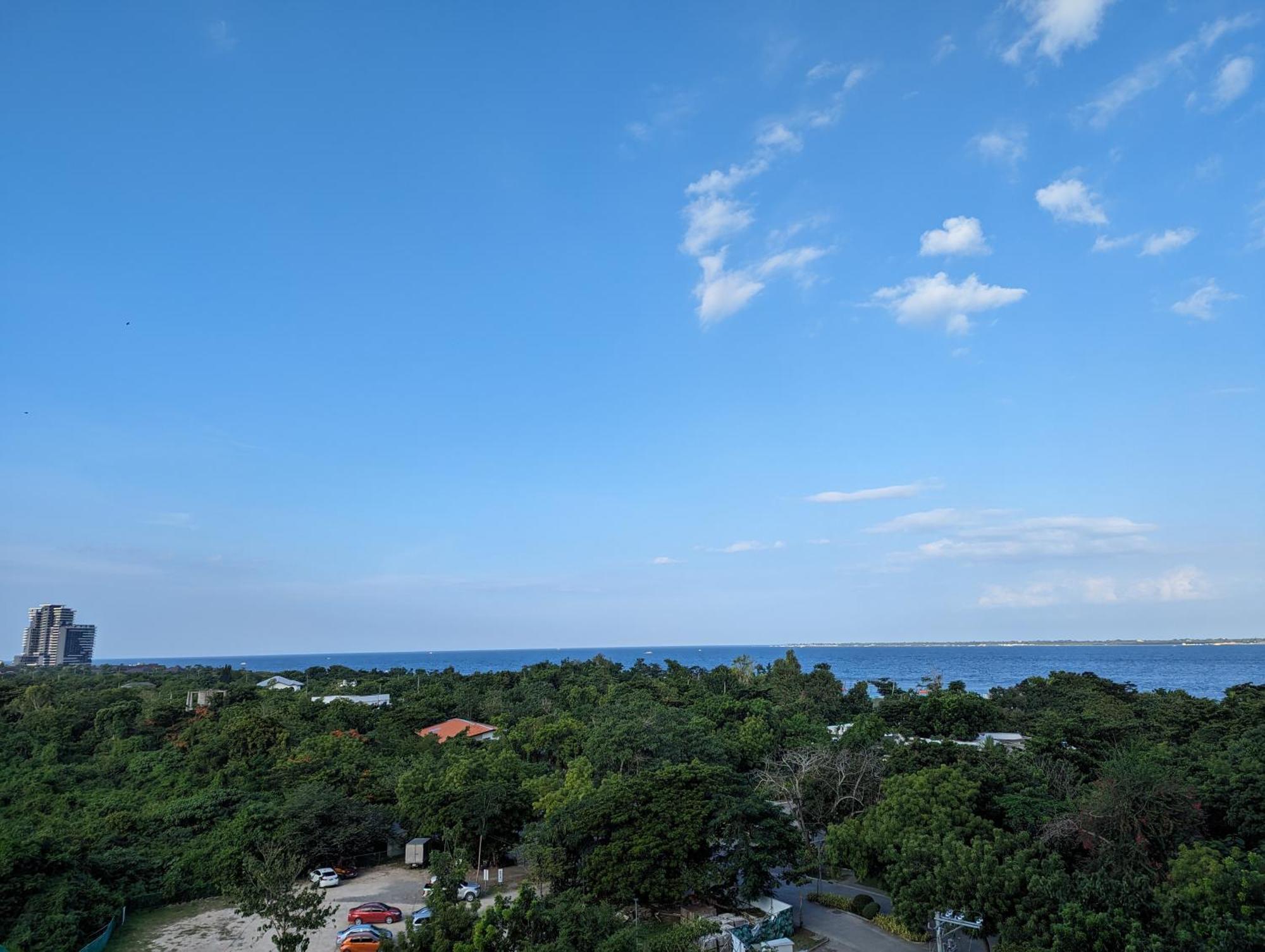 Dominiks Stylish Resort Gem Ocean View Pool Queen Bed At Tambuli 8 Floor Fast Wifi Lapu-Lapu City Exterior foto